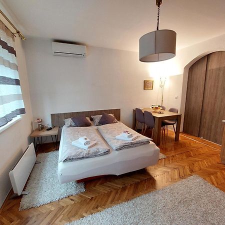 Mb Deluxe Apartment Visoko Bagian luar foto