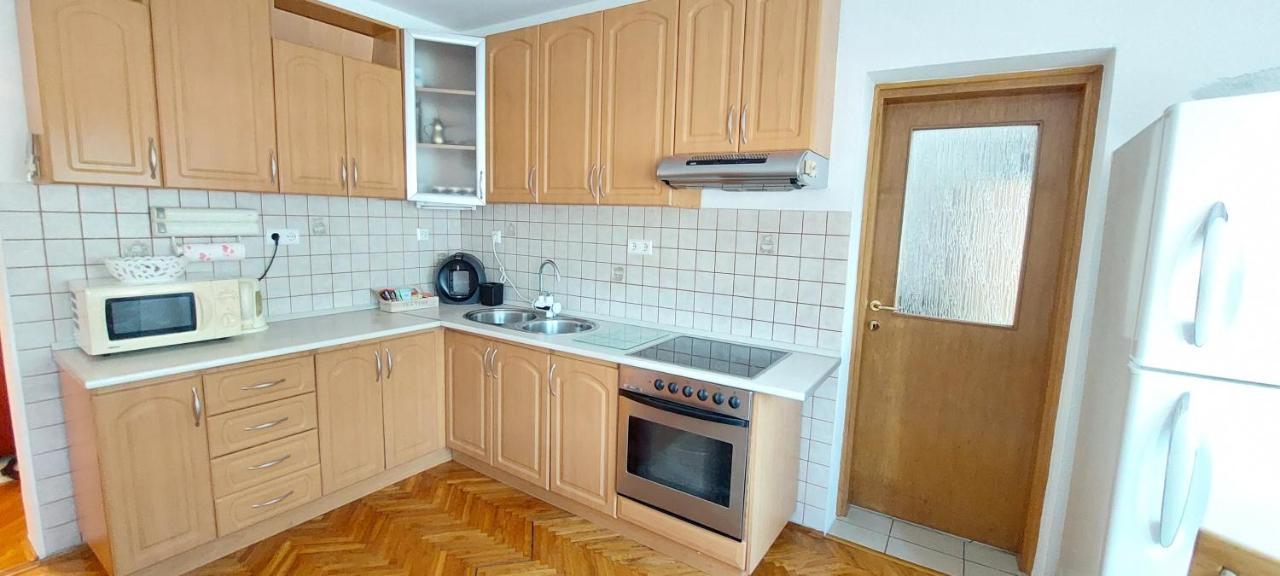 Mb Deluxe Apartment Visoko Bagian luar foto