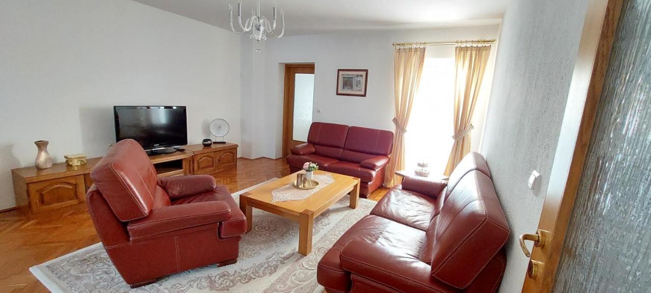 Mb Deluxe Apartment Visoko Bagian luar foto