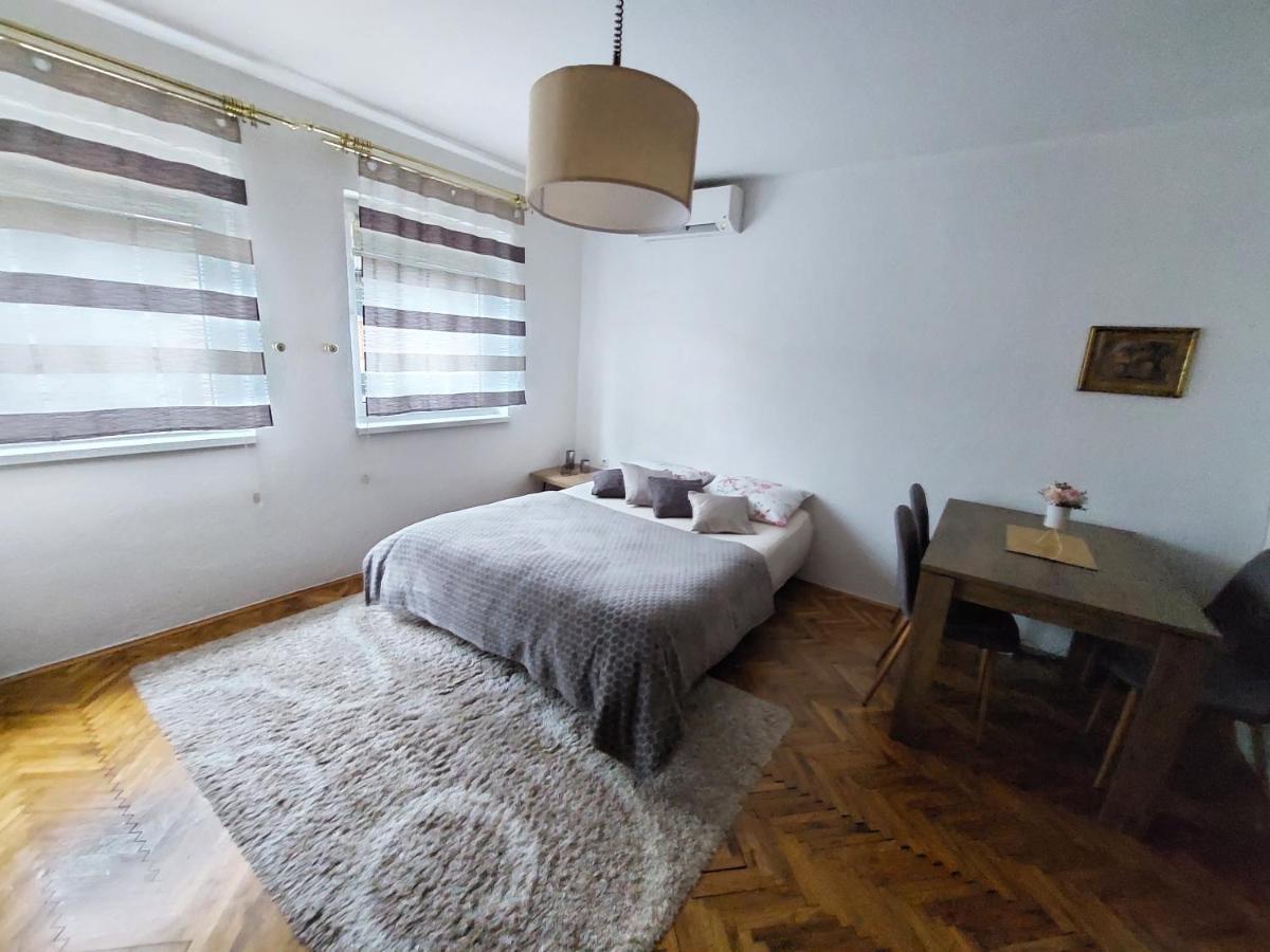 Mb Deluxe Apartment Visoko Bagian luar foto