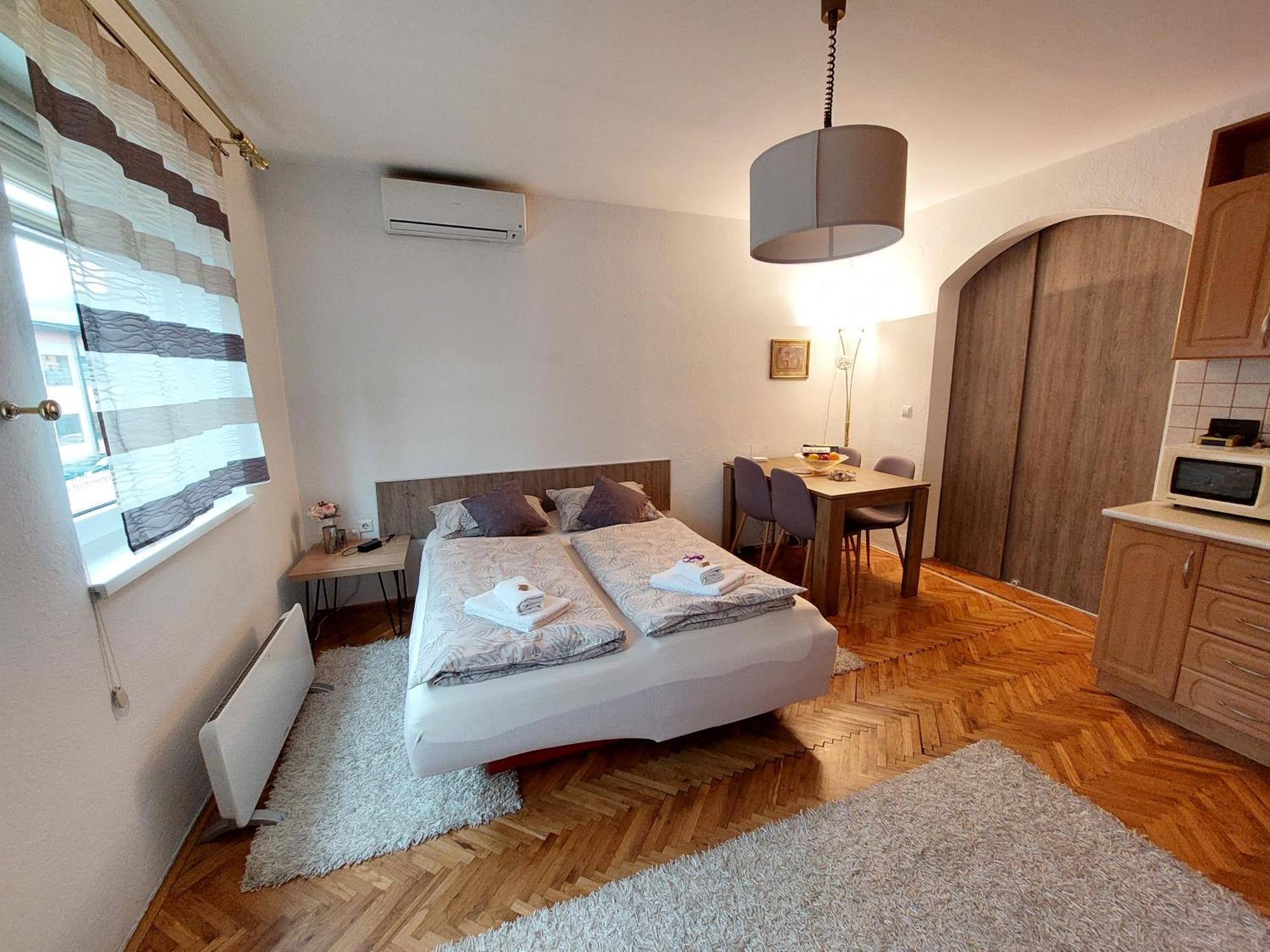 Mb Deluxe Apartment Visoko Bagian luar foto